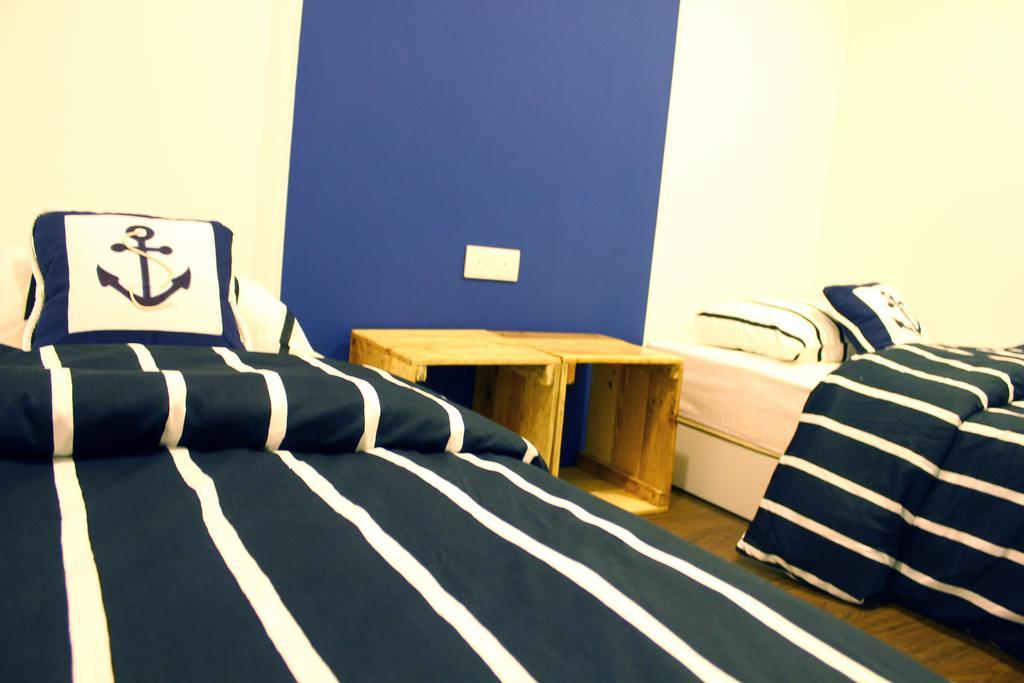 Roof Talk Theme Hostel Johor Bahru Exterior foto