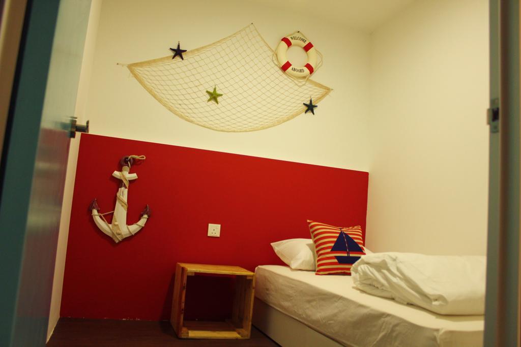Roof Talk Theme Hostel Johor Bahru Habitación foto