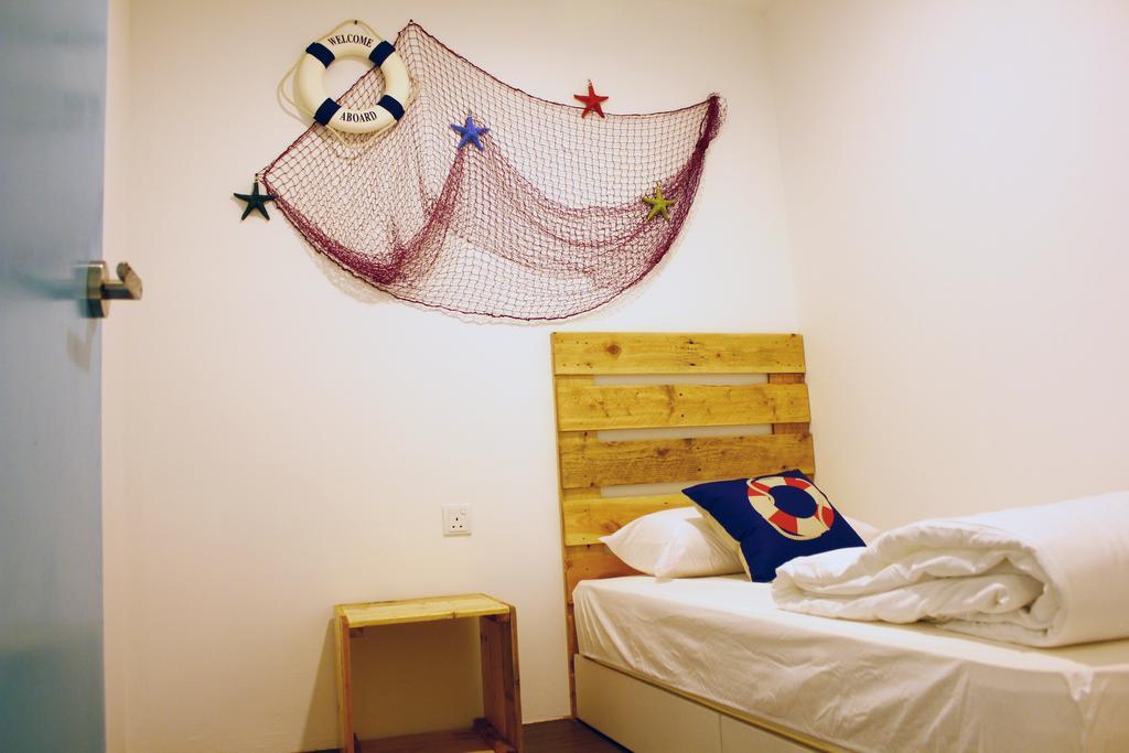 Roof Talk Theme Hostel Johor Bahru Habitación foto
